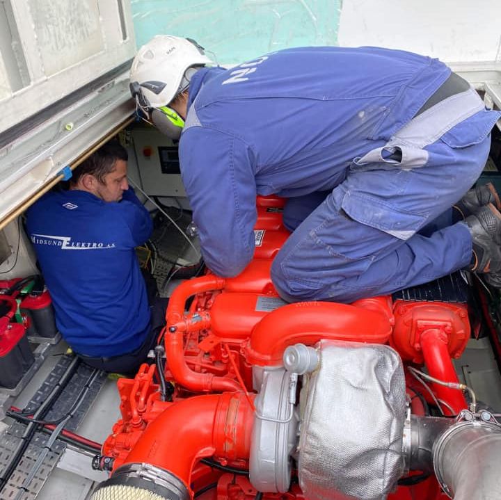 Elektriker arbeid på båt